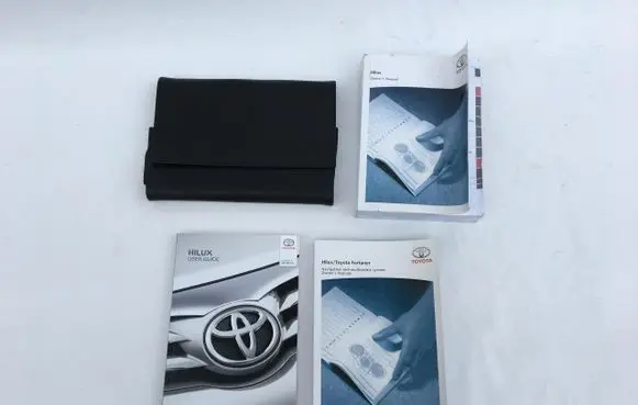 Toyota Hilux VIII Owners service history hand book 53866-0K100