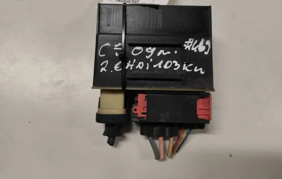 Citroen C5 Glow plug pre-heat relay 9652021180 018010951 08121028242