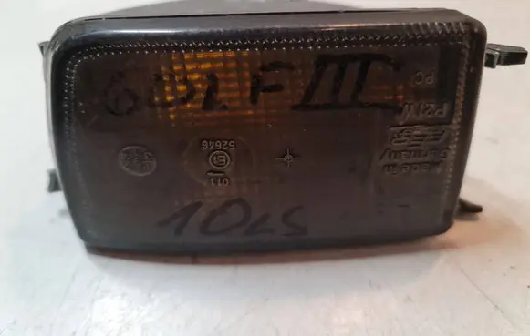 Volkswagen Golf III Front indicator light 1H0953155D 858050