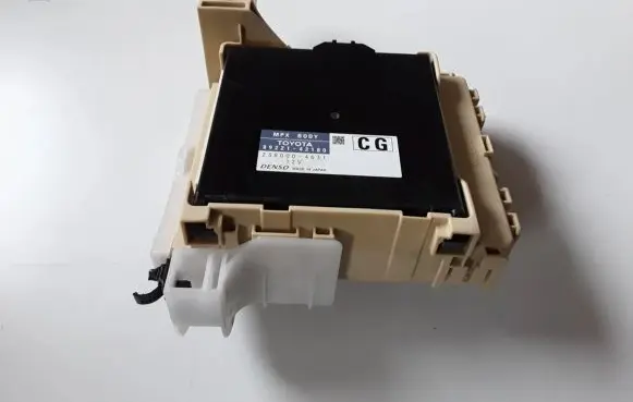 Toyota RAV 4 (XA40) Comfort/convenience module 8922142180