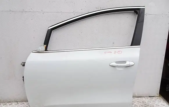KIA Ceed Front door baf