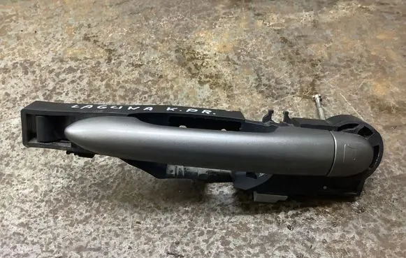 Renault Laguna III Front door exterior handle 226524