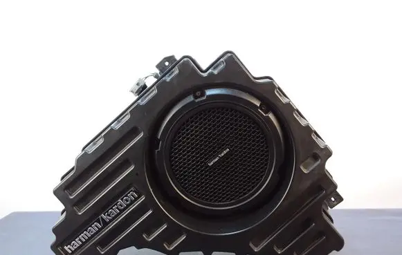 Jeep Grand Cherokee Subwoofer speaker 05035130AC