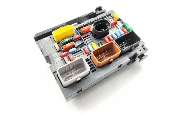 Peugeot 3008 I Fuse module 9807028580