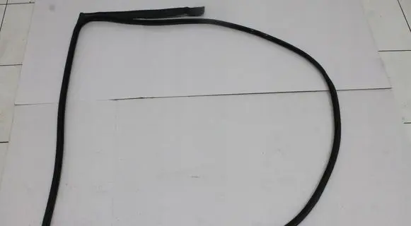 Opel Mokka Front door rubber seal 
