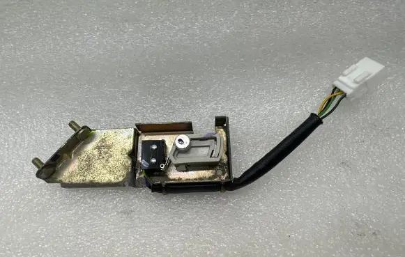 Jaguar XK8 - XKR Central locking switch button Lhf6420DA1034