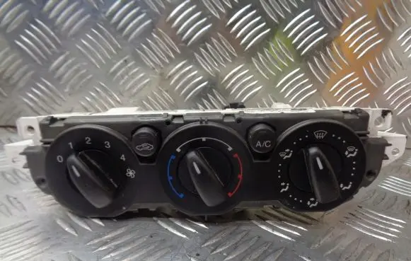 Ford Focus Interior fan control switch 3M5T-19980-AD
