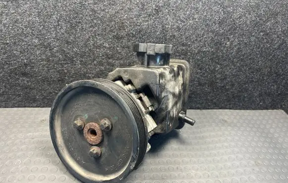 Mercedes-Benz S W220 Power steering pump A0024667401 A6112300115