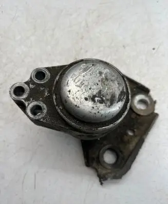 Ford Fusion Engine mount bracket