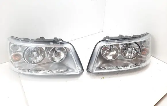 Volkswagen Transporter - Caravelle T5 Headlight/headlamp 304411175L 304411175R