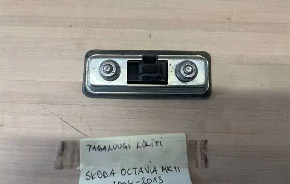 Skoda Octavia Mk2 (1Z) Tailgate release/open handle 1Z082757AC 7464A0061