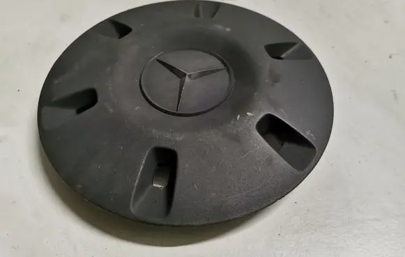 Mercedes-Benz Sprinter W906 R16 wheel hub/cap/trim A9064010025