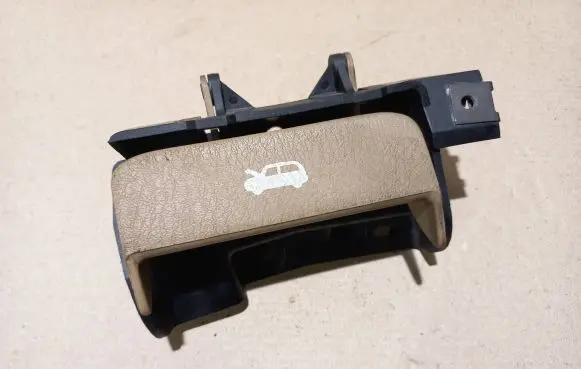Chrysler Voyager Engine bonnet (hood) release handle 04675832 90787