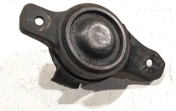 Subaru Outback Engine mount bracket