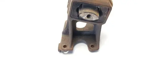 Dodge RAM 1500 DR Engine mounting bracket