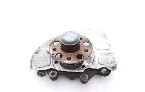 Mercedes-Benz CLS C218 X218 Front wheel hub A2183321001