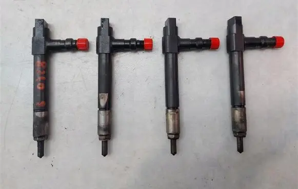Mazda Premacy Fuel injectors set 7390