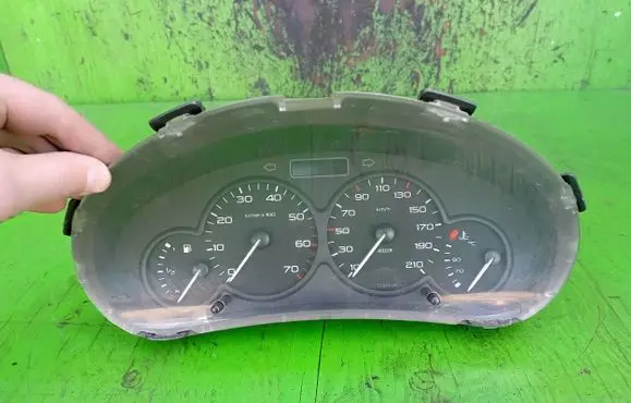 Citroen Berlingo Speedometer (instrument cluster) 9659364180