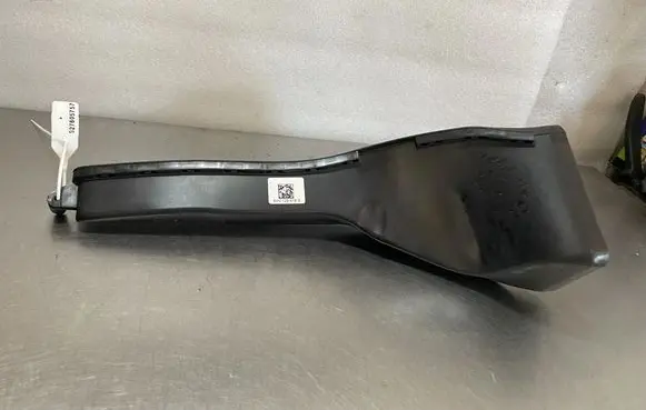 Audi A4 S4 B9 Intercooler air guide/duct channel 8W0129618G