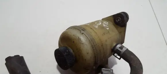 Mazda 626 Power steering fluid tank/reservoir