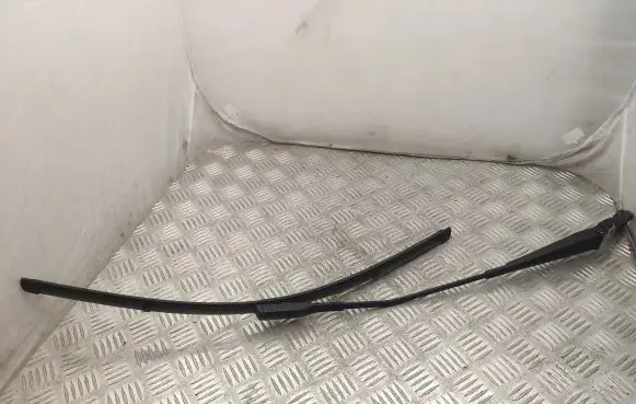 Audi A5 8T 8F Windshield/front glass wiper blade 8K2955408