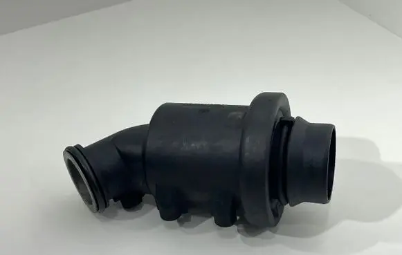 Mercedes-Benz C W204 Intake resonator A6511400087 4011195A