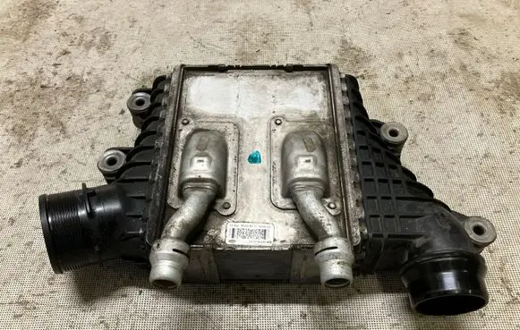 Land Rover Evoque I Intercooler radiator GJ329L440AB