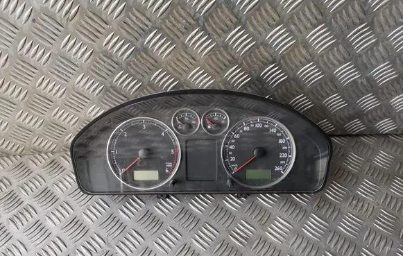 Speedometer (instrument cluster)