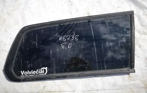 Volvo V70 Rear side window