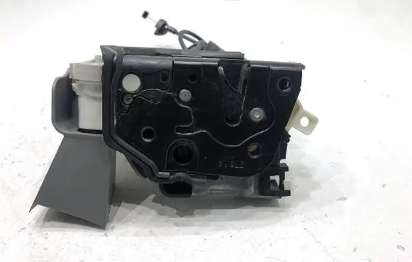 Audi A5 Front door lock 8X1837015B