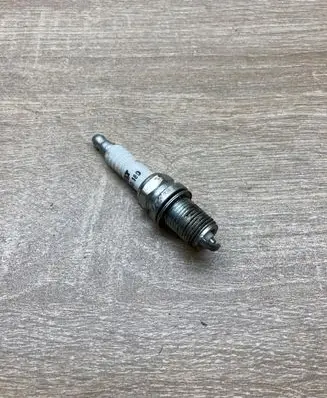 Renault Trafic I Spark plug 7700500180