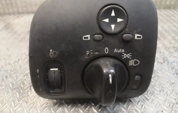 Mercedes-Benz C W203 Light switch 2035451404