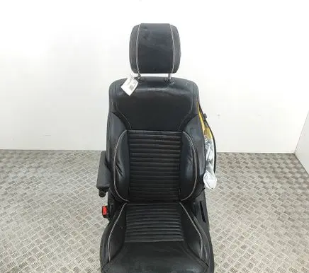 Land Rover Discovery 5 Front driver seat HY3264417HA HY3262901DB