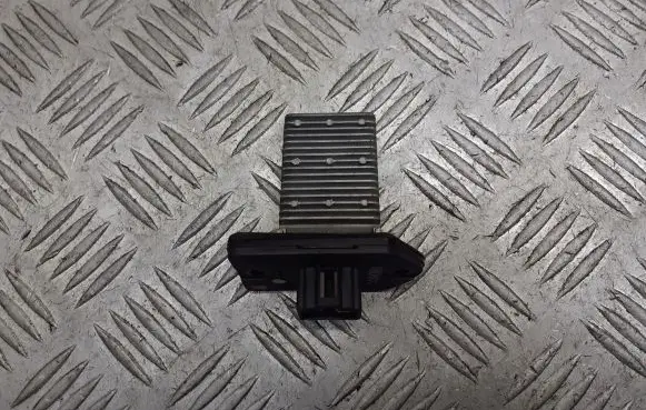 Daewoo Lanos Heater blower fan relay 980601