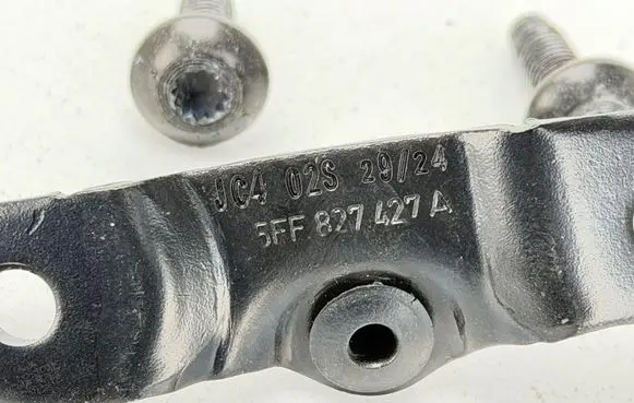 Cupra Formentor Loading door lower hinge 5FF827427A JC402S2924