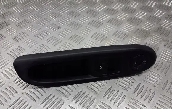 Renault Clio II Quarter vent window switch 8200084005