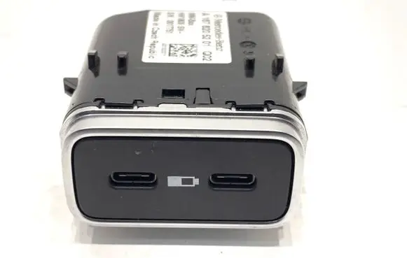 Mercedes-Benz GLE W167 USB socket connector A1678205201