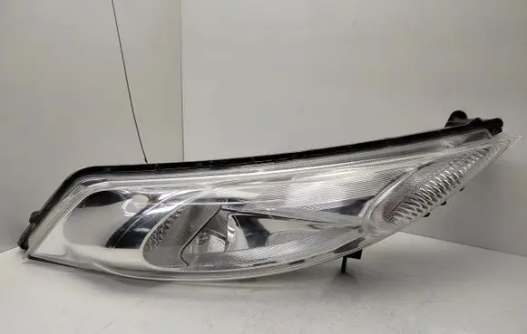 Nissan Juke I F15 Headlight/headlamp 15D34RP