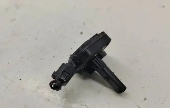 Volkswagen Golf IV Oil level sensor 1J0907660B 6PR00807902