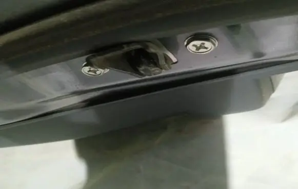 Mitsubishi Outlander Rear door check strap stopper