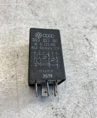 Volkswagen PASSAT B6 Other relay 3a0927181