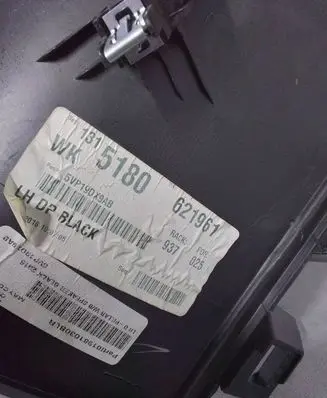 Jeep Grand Cherokee (D)pillar trim (top) 5VP19DX9AB 621961 1315180