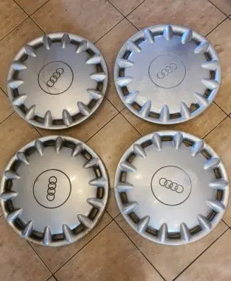 Audi A4 S4 B6 8E 8H R15 wheel hub/cap/trim 8D0601147 PA66M30