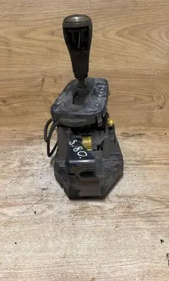 Volvo S80 Gear shifter/selector P08699366