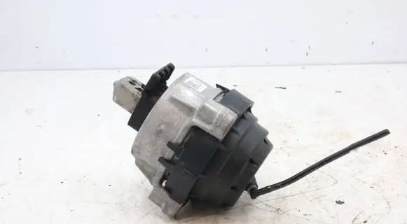 BMW X3 G01 Engine mount bracket 6860500