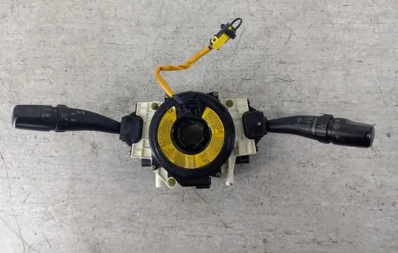 Hyundai Elantra Wiper turn signal indicator stalk/switch 