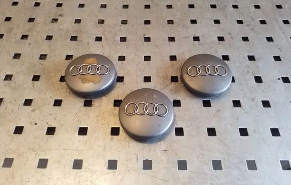 Audi A3 S3 8P Original wheel cap 4B0601170
