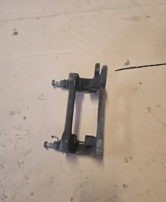Audi Q5 SQ5 Brake caliper pad carrier rear 
