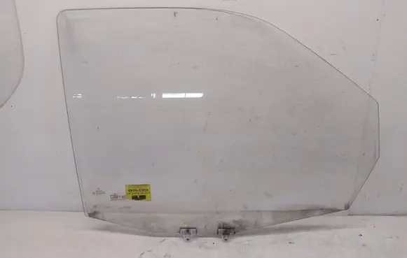 Mercedes-Benz Vito Viano W638 Front door window/glass (coupe) 
