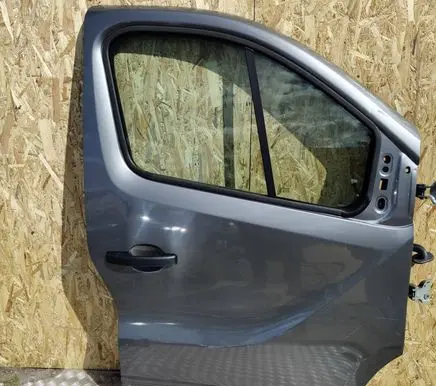 Opel Vivaro Front door 